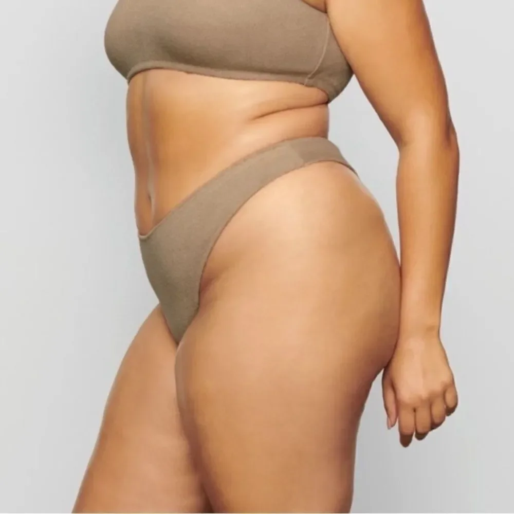 NWT SKIMS Scuba Sport Thong In Desert Bikini Swim Bottom